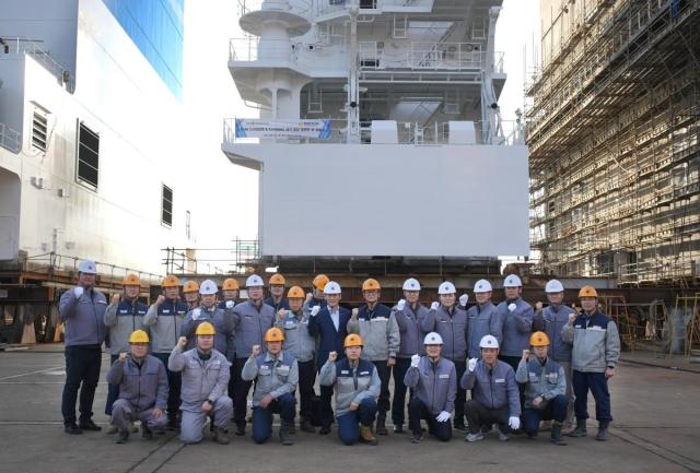 HJ중공업-대선조선 단체사진 사진 HJ중공업