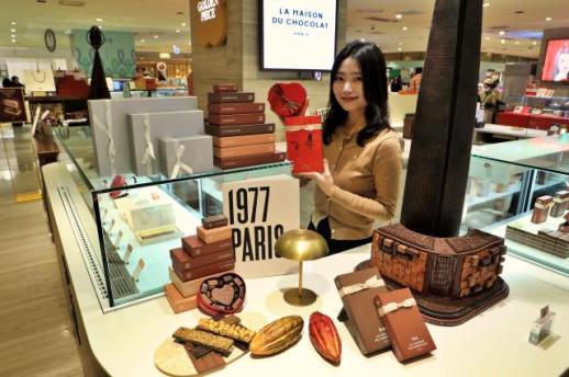 [유통 식품 뉴스픽] 롯데백화점·JTI코리아·오뚜기·CU