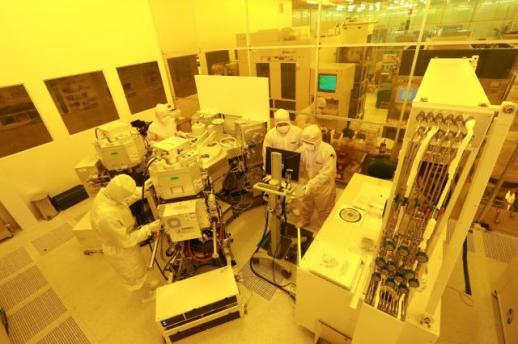 [억대 성과급 역설] 1000조 투자 빛바랠라...인재 육성도 기업 몫, 정부는 뭐하나