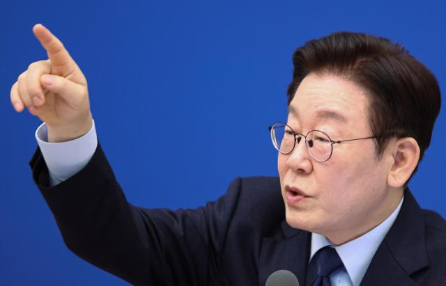 이재명 대통령이 10일 청와대에서 열린 국무회의에서 발언하고 있다 사진연합뉴스