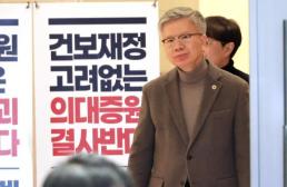 술자리 시비 끝 맥주병으로 얼굴 찌른 60대…징역 3년