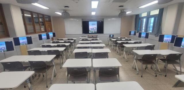 자율형공립고 20지원으로 AI 교실 구축을 완료한 교실 현황김포고 사진김포시