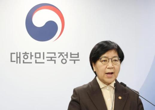 Seoul offers cautious compromise on medical student expansion, satisfies no one