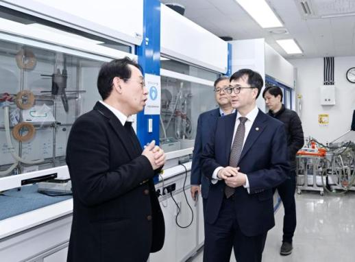 기후테크 스타트업 찾은 임기근 자발적 탄소시장 거래소 만들 것