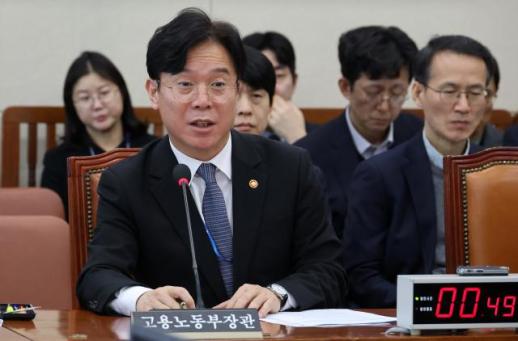 김영훈 노동장관 원·하청 안전 협의, 곧 사용자성 인정 아냐...모두에 이익