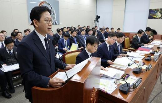 Phó Thủ tướng Bae Kyung-hoon cam kết minh bạch trong xử lý khủng hoảng quản trị của KT