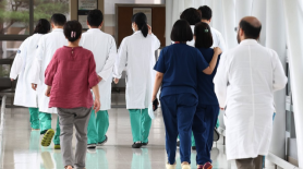 Căng thẳng xoay quanh kế hoạch bổ sung 668 sinh viên y khoa của chính phủ Hàn Quốc từ năm 2027