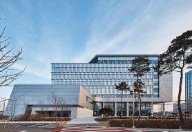 NPS posts early leasing success in first overseas office development