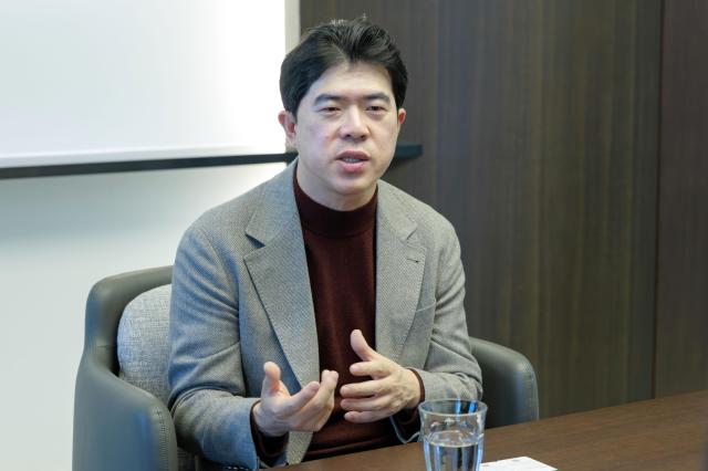 김민국 VIP자산운용 대표이사가 지난 9일 서울 서초구 VIP자산운용 사옥에서 아주경제와 인터뷰를 하고 있다 사진유대길 기자