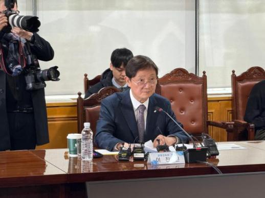 이찬진 은행들 이자장사 벗어나야…소비자보호·지배구조 혁신 주문