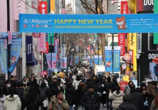 明洞街头迎接中国游客