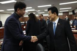 與, 합당 내부 반발에도 3월까지 마무리…혁신당은 신중 논의