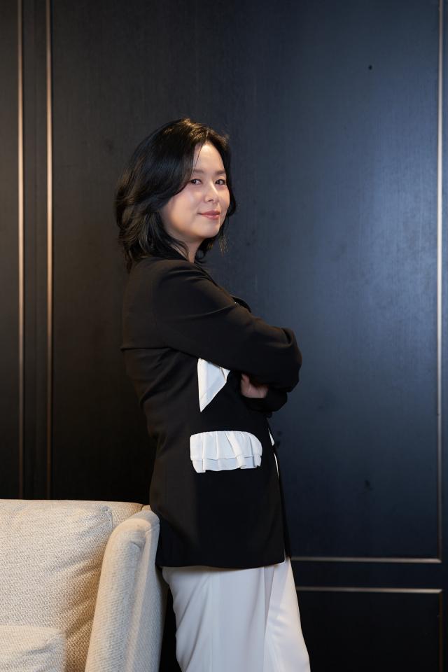 영화 넘버원 배우 사진주바이포엠스튜디오