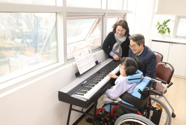 김동연 지사가 부인 정우영 여사와 함께  사진경기도
