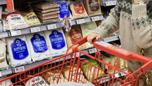 설탕·밀가루값 내렸으니 빵값도?…정부 압박에 식품업계 셈법 복잡