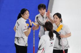 South Korea beats Japan 7-5 in women’s curling to improve to 3-2 at Milan-Cortina Games