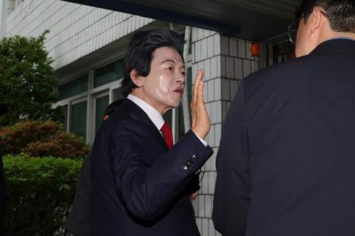 法, 사기·준강제추행 혐의 허경영 보석 기각…국민참여재판도 허용 않기로