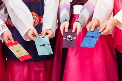 春节压岁钱水涨船高 韩国成年人经济负担加重