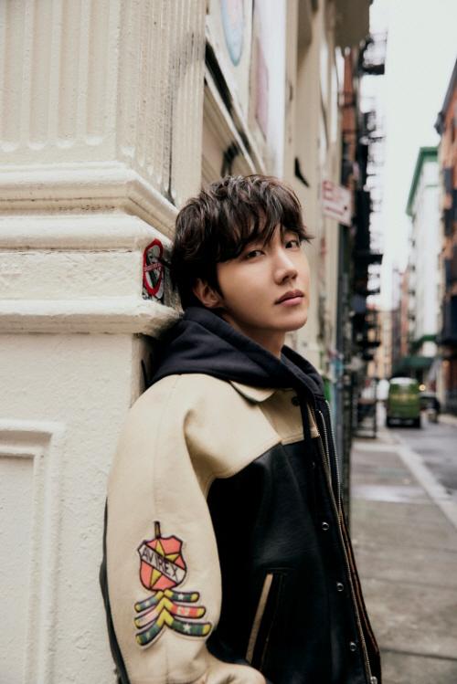 【BTS回归D-31】J-HOPE：舞台能量与音乐创造并行的全能艺人
