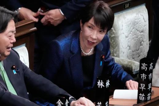 워런 버핏, 은퇴 전 마지막 투자는…아마존·애플 팔고 NYT 투자