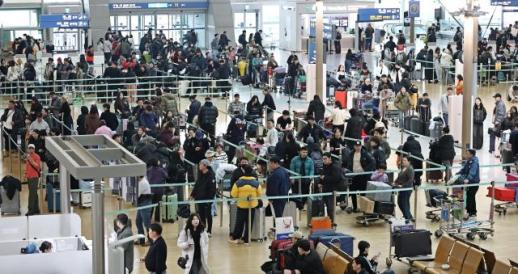 작년 항공 교통량 사상 첫 100만대 돌파...코로나 전 대비 20% 급등