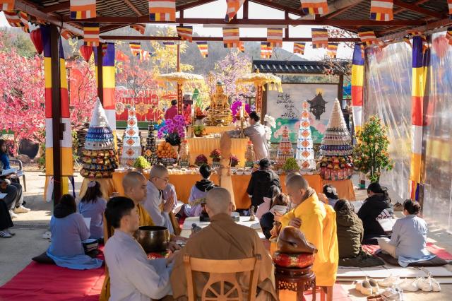 Cúng Tất niên ẢnhChùa Viên Ngộ