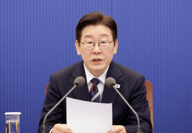 이재명 대통령이 19일 청와대에서 열린 수석보좌관회의에서 발언하고 있다 사진연합뉴스