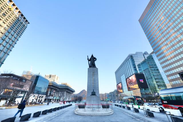 The statue of Admiral Yi Sun-sin stands at Gwanghwamun Square AJP Han Jun-gu