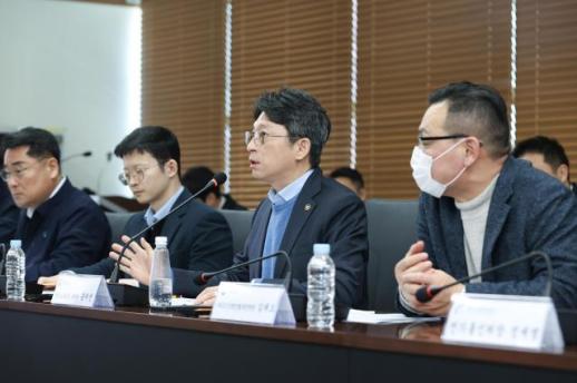 가덕도 찾은 홍지선 국토2차관...2035년 개항 차질 없이 추진