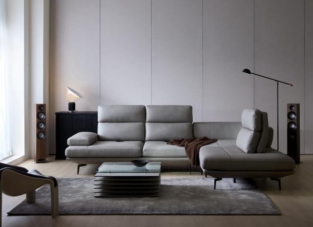 프리미엄 가죽 스윙소파 ‘스위브 더마스터’ 사진한샘