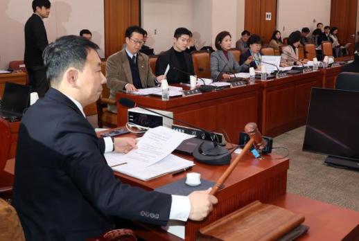 尹 사면 막는다…사면 금지법 與 주도 법사위 법안소위 통과