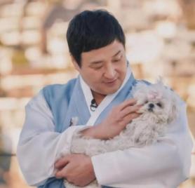 Actor Koo Sung-hwan mourns death of pet dog Flowerbun, featured on I Live Alone