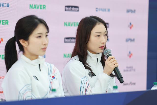 쇼트트랙 최민정이 21일현지시간 이탈리아 밀라노 코리아하우스에서 열린 기자회견에서 발언하고 있다 사진연합뉴스