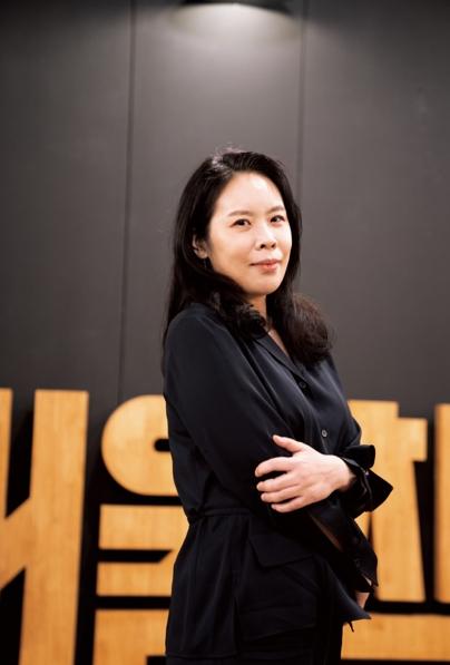 강지영 작가 사진자음과모음