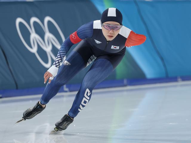 20일현지시간 이탈리아 밀라노 스피드스케이팅 스타디움에서 열린 2026 밀라노-코르티나담페초 동계올림픽 스피드스케이팅 여자 1500m에 출전한 박지우가 경기를 펼치고 있다 사진연합뉴스