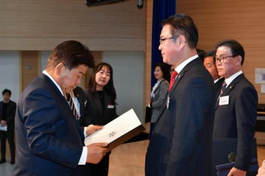 박남용 경남도의원, 민주평통 의장 대통령 표창 수상