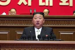 김정은, 당대회서 총비서 재선…혁명적 무장력 건설