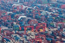 이달 중순 수출 역대 최대...반도체 134.1% 폭증