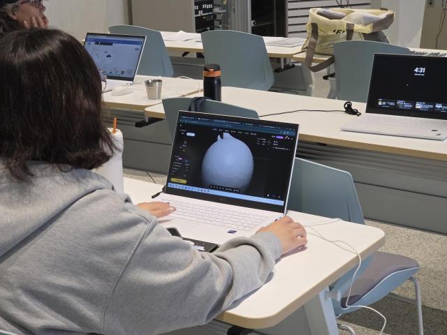 123사비 창작센터 교육 프로그램3D프린터 활용 조명 제작 교육사진부여군