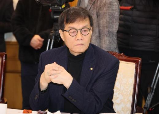 이창용 내수 회복·반도체 호조에 성장률 상당 폭 높아질 것