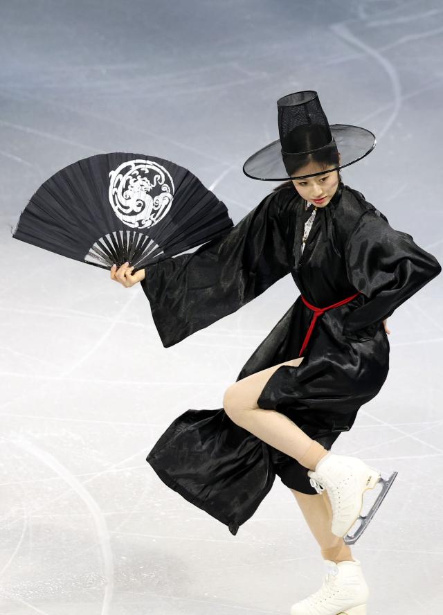 Lee Hae-in performs to “K-pop Demon Hunters” during the figure skating gala exhibition at the Milan Ice Skating Arena at the Milan-Cortina d’Ampezzo 2026 Winter Olympics in Milan Italy on Feb 21 2026 Yonhap