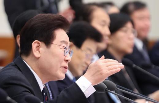 李, 깜깜이 관리비 재차 지적…범죄 행위에 가깝다