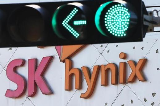 [속보] SK하이닉스, 장중 100만원 터치하며 사상최고가