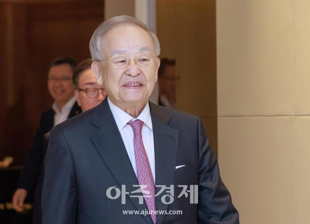 [포토] 손경식 경총회장, 5연임 성공