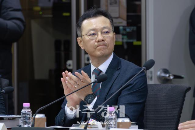 [포토] V4국가 대사 초청 조찬간담회 참석한 ​​​​​​​이상윤 SK이노베이션 부사장