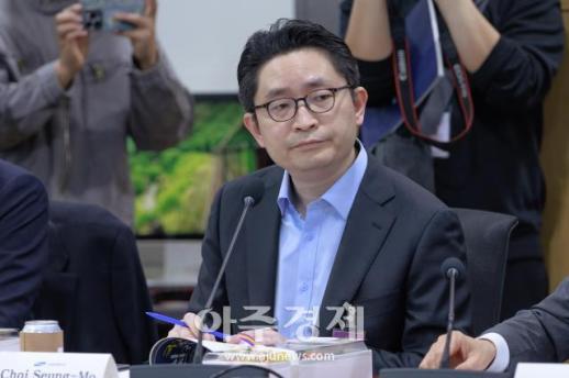 [포토] V4국가 대사 초청 조찬간담회 참석한 ​​​​​​​최승모 삼성글로벌리서치 부사장