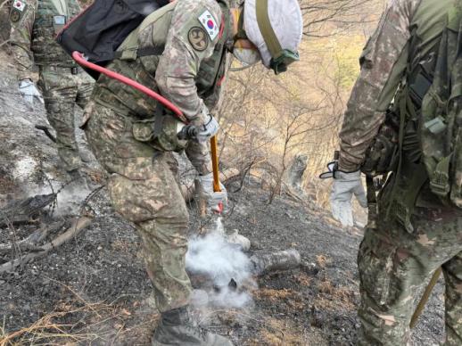 육군 헬기 27대·병력 500명, 산불 진화 지원 투입