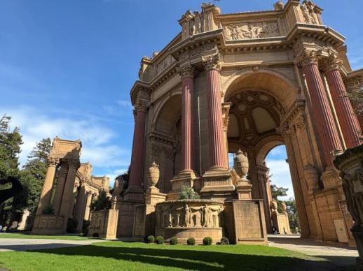 [갤럭시 언팩 D-1] 현지인들 갤럭시 굿 엄지 척···삼성, S26 출격 준비 분주 