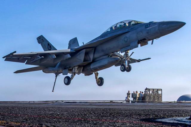 美, 유럽·중동에 군용기 150여대 배치…이라크전 이후 최대 규모