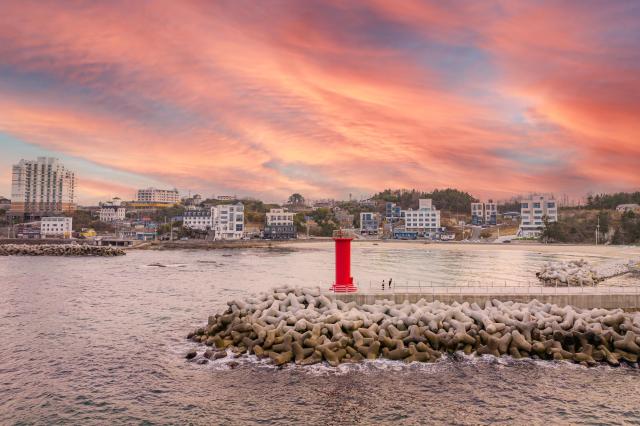 ‘더 글로리’ 촬영지인 소돌방파제 사진강릉시